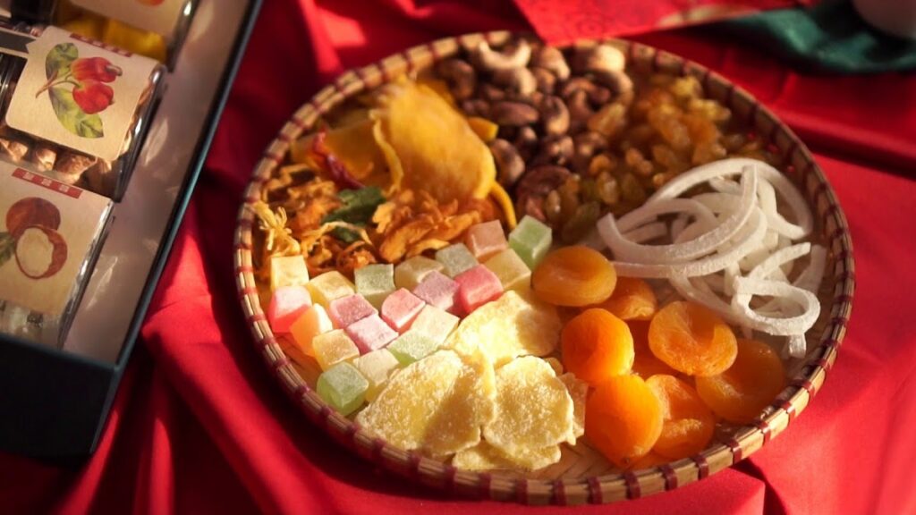 Dried candied fruits = Mứt
