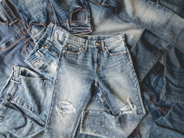 jeans /ji:n/: quần bò