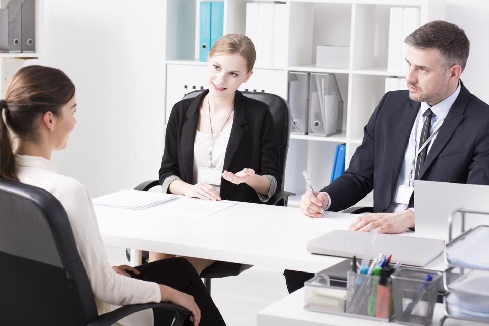 Những người giỏi tiếng Anh sẽ có lợi thế lớn hơn sau khi ra trường, ngay từ vòng phỏng vấn