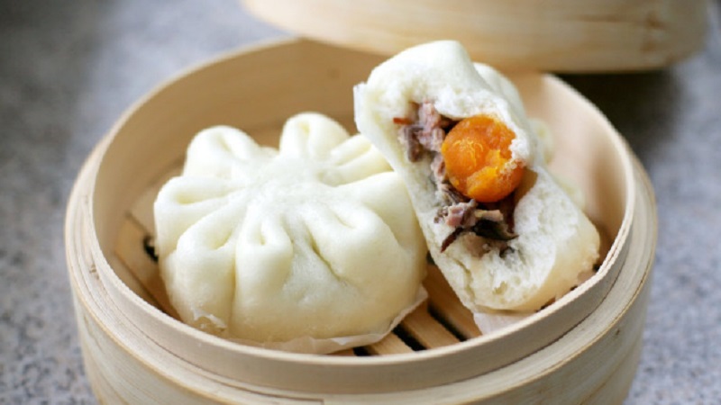 Steamed wheat flour cake: bánh bao